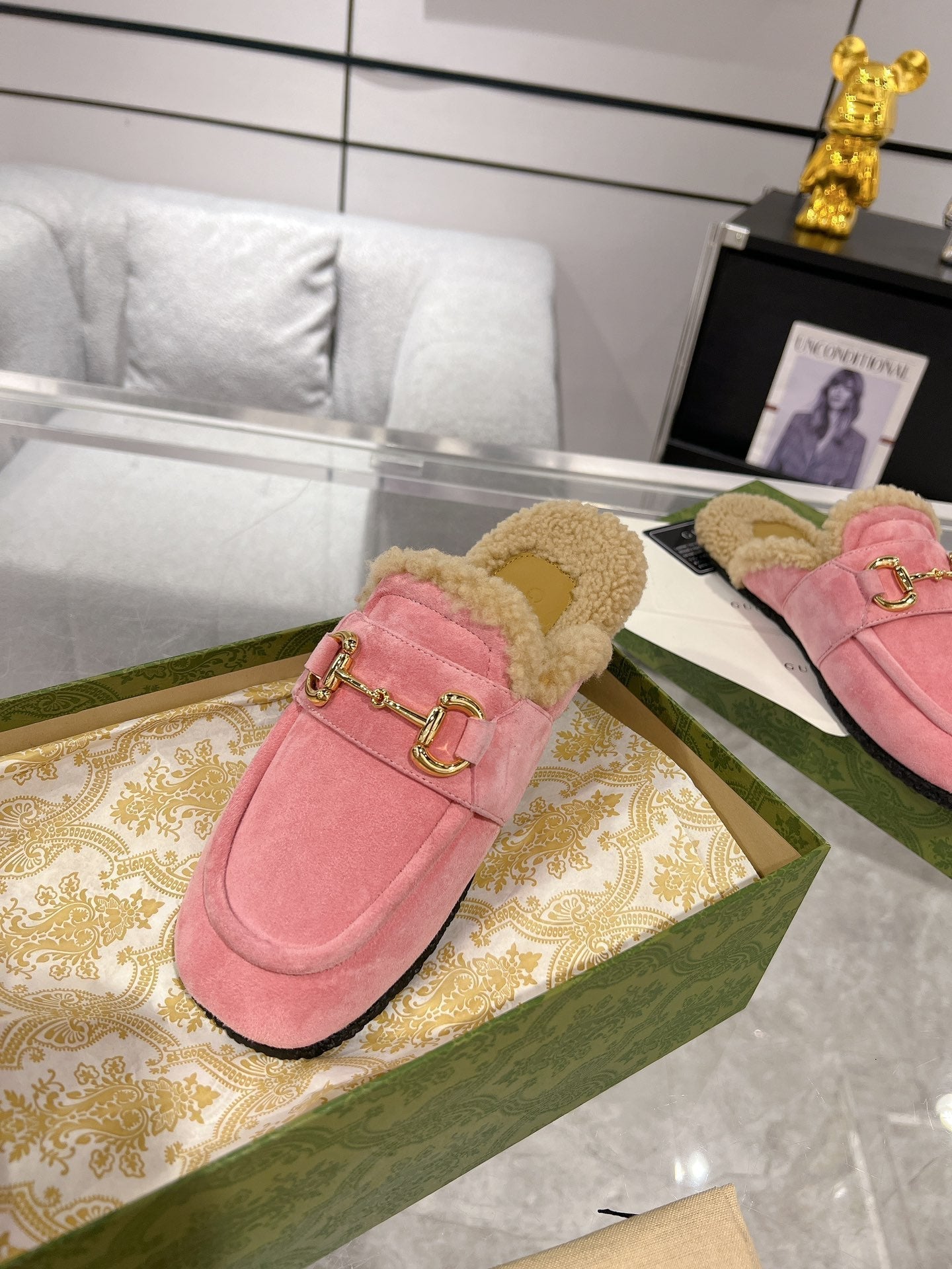 GUCCI HORSEBIT MULE IN SALMON PINK SUEDE AND FLEECE LINING