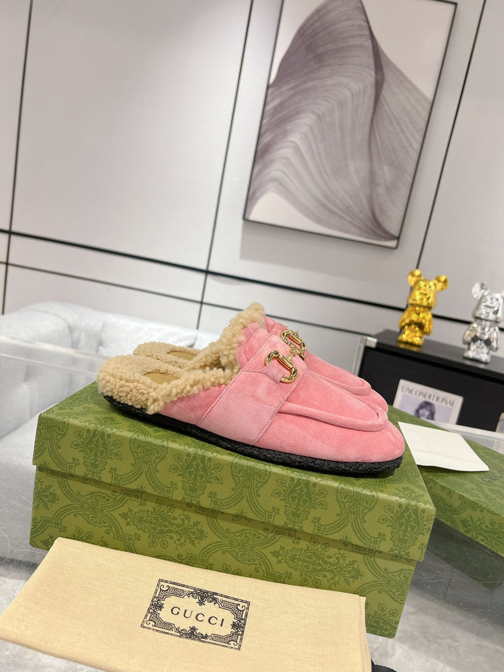 GUCCI HORSEBIT MULE IN SALMON PINK SUEDE AND FLEECE LINING