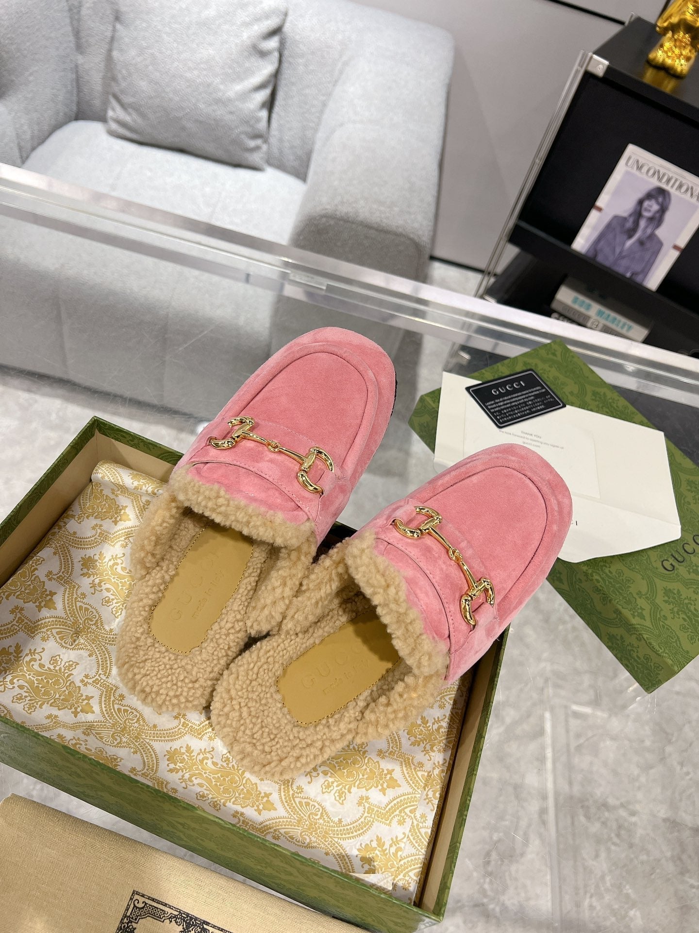 GUCCI HORSEBIT MULE IN SALMON PINK SUEDE AND FLEECE LINING