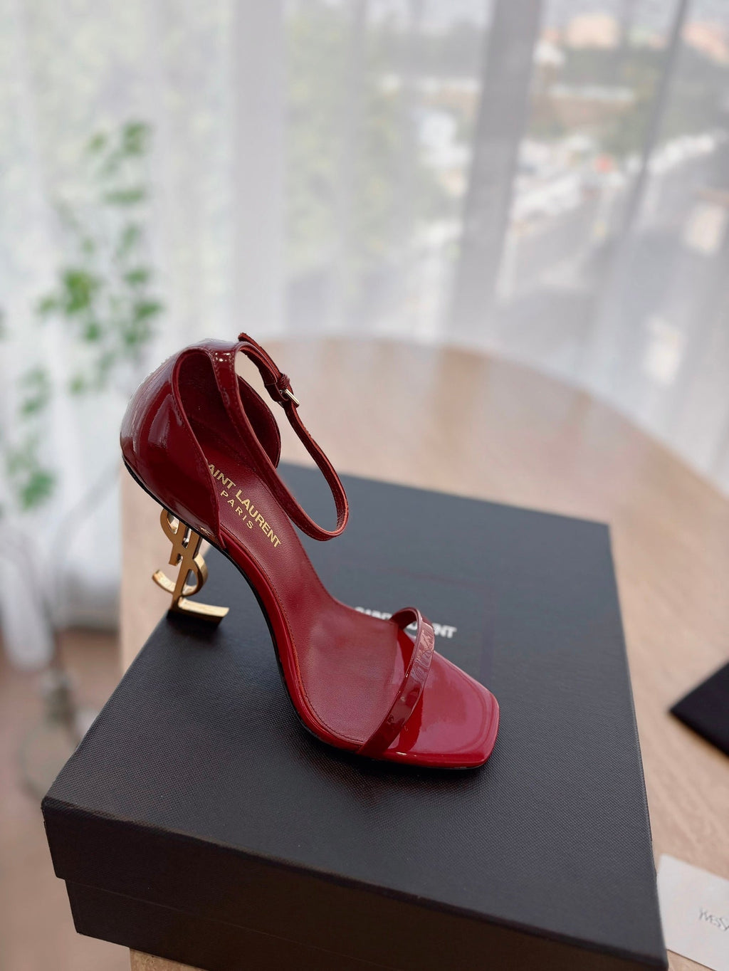 LOUIS VUITTON CLASSIC HIGH HEELS 10 CM IN CRIMSON RED PATENT CALFSKIN