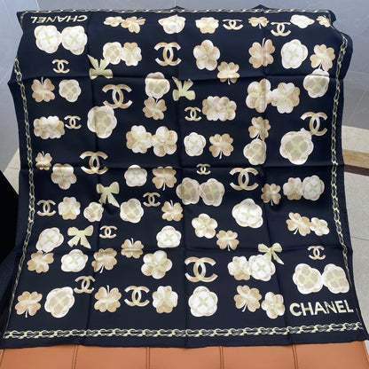 CHANEL 25S SCARF 90 IN SILK 703656