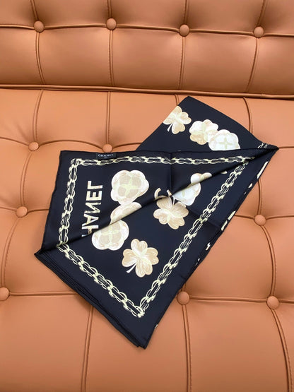 CHANEL 25S SCARF 90 IN SILK 703656