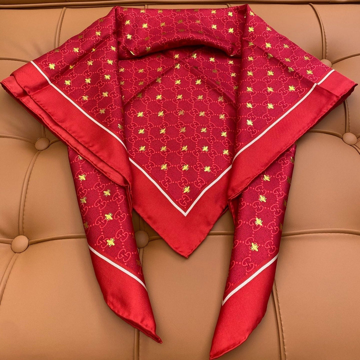 GUCCI 25S SCARF 90 IN SILK 709693