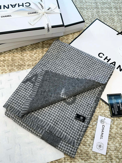 CHANEL HOUNDSTOOTH SCARF 185 CM IN SHADOW GRAY CASHMERE 393122