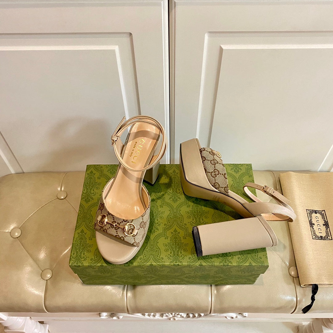 GUCCI HORSEBIT PLATFORM SANDAL IN KHAKI BEIGE MONOGRAM CANVAS AND SHEEPSKIN LINING