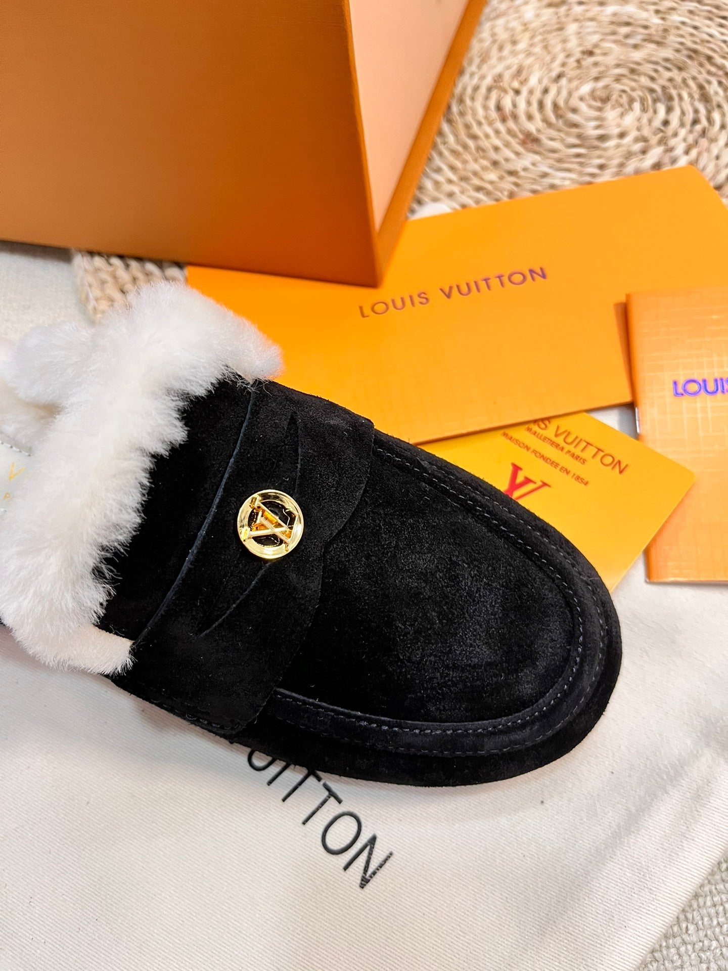 LOUIS VUITTON LV COSY FLAT COMFORT CLOG IN BLACK SUEDE AND SHEARLING LINING