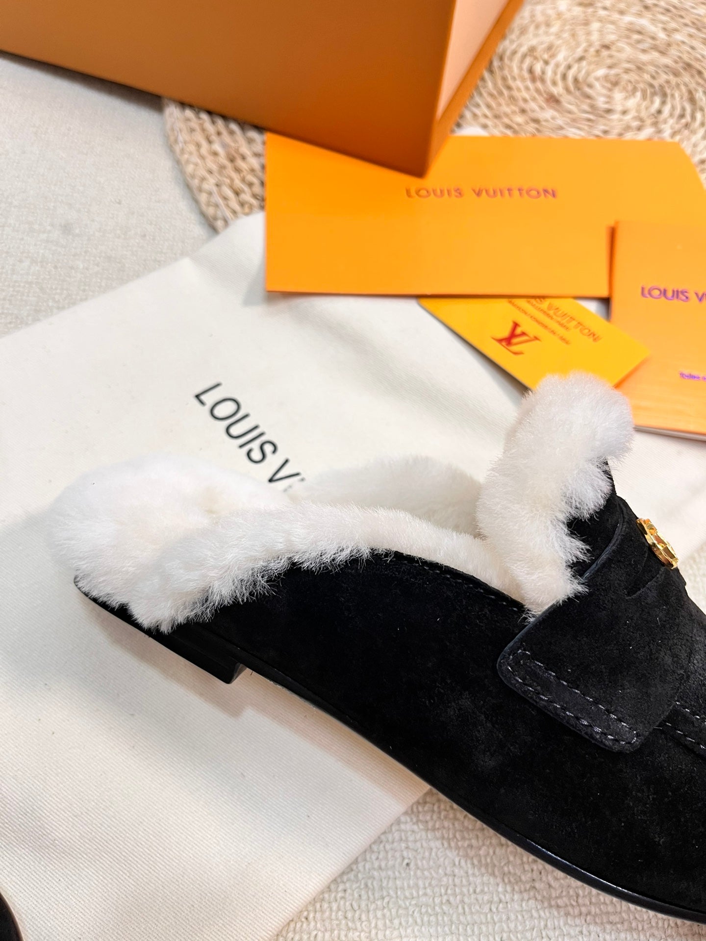 LOUIS VUITTON LV COSY FLAT COMFORT CLOG IN BLACK SUEDE AND SHEARLING LINING