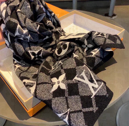 LOUIS VUITTON SCARF 180 CM IN BLACK MIX WHITE CASHMERE 398237
