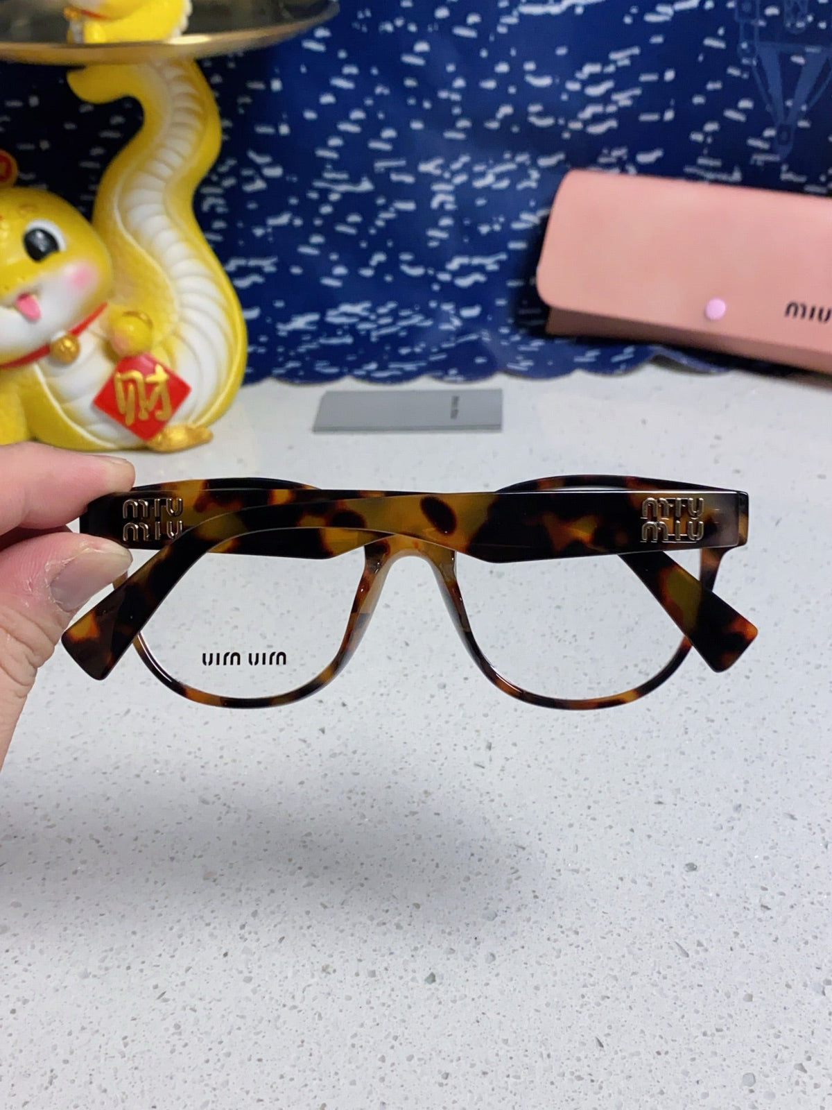 MIU MIU RUNWAY SUNGLASSES 567506 IN HAVANA ACETATE BRONZE LOGO