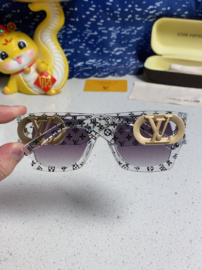 LOUIS VUITTON LINK SQUARE SUNGLASSES 570271 IN CLEAR ACETATE MONOGRAM LOGO ON FRAME