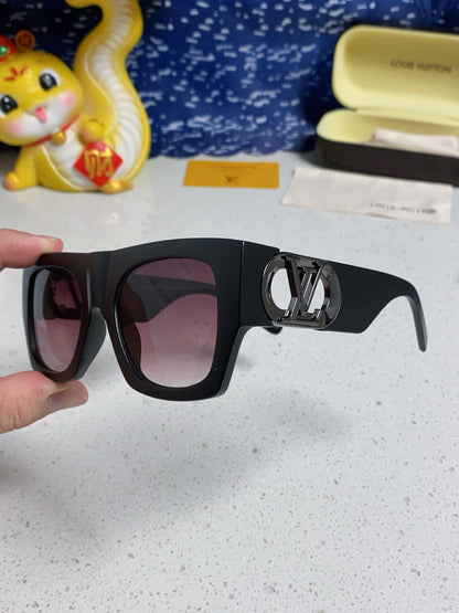 LOUIS VUITTON LINK SQUARE SUNGLASSES 570272 IN BLACK ACETATE BLACK LOGO