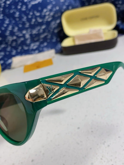 LOUIS VUITTON CAT EYE SUNGLASSES 576882 IN GREEN AND GOLD ACETATE