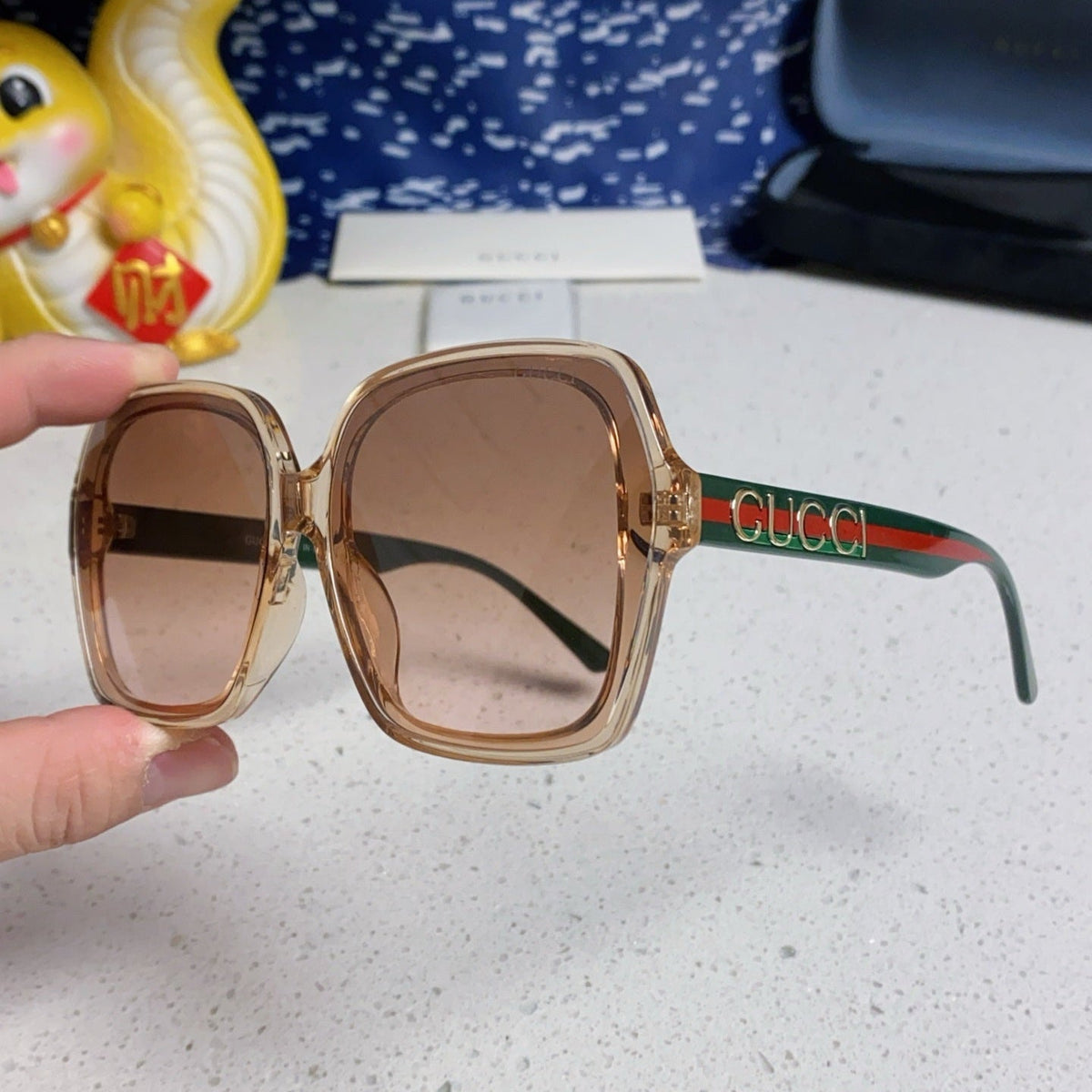 GUCCI SQUARE FRAME SUNGLASSES 573309 IN ACETATE EMBOSSED LOGO