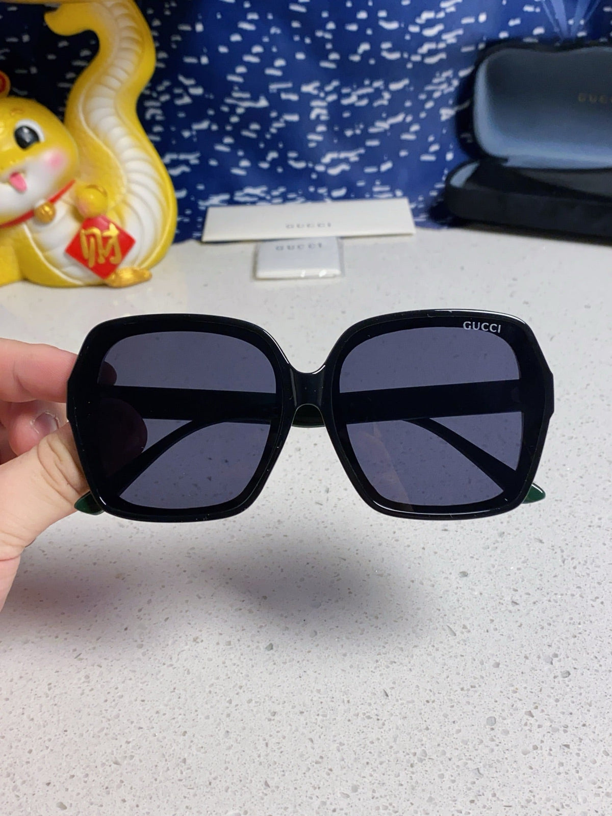 GUCCI SQUARE FRAME SUNGLASSES 573309 IN ACETATE EMBOSSED LOGO