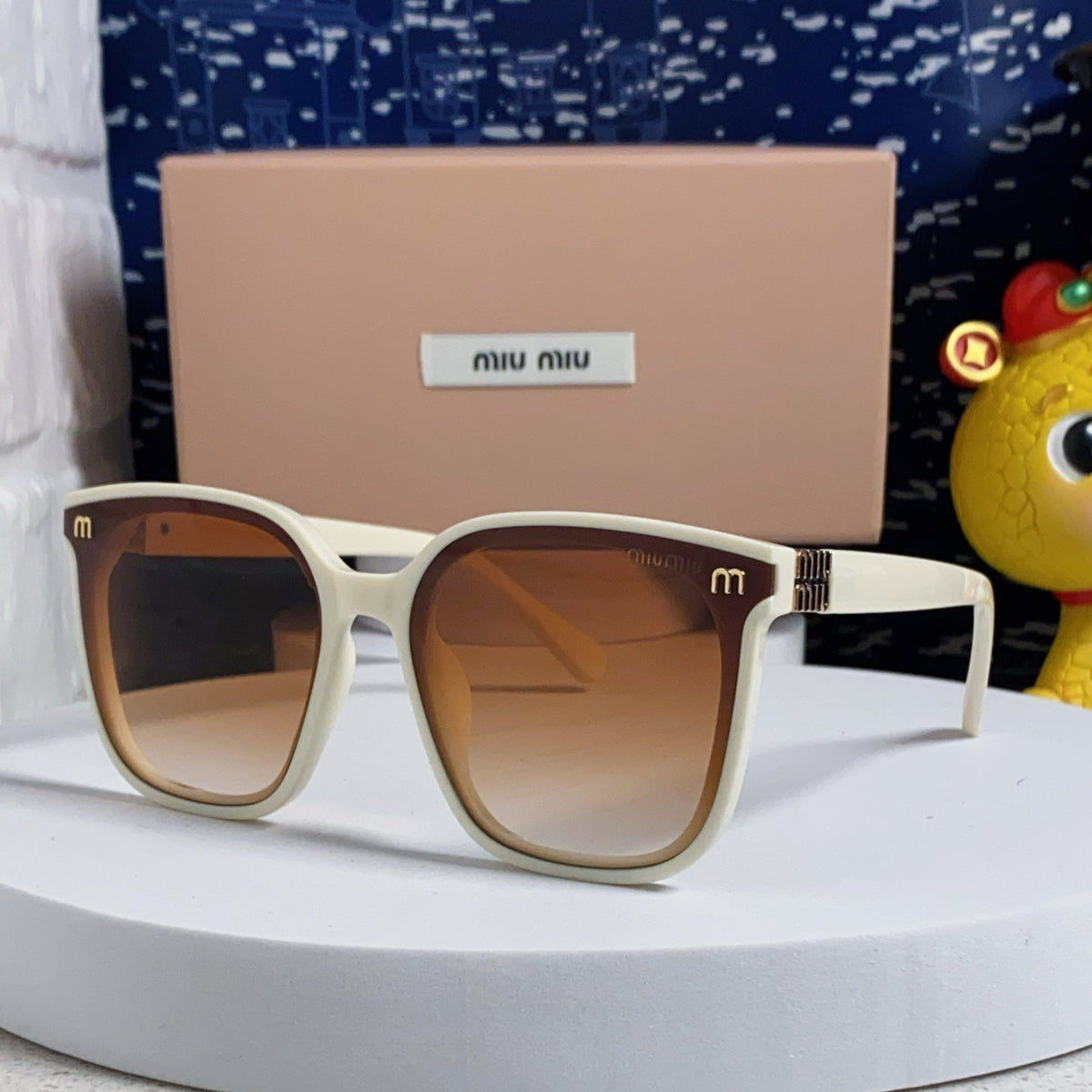 MIU MIU GLIMPSE SQUARE SUNGLASSES 554612 IN IVORY ACETATE