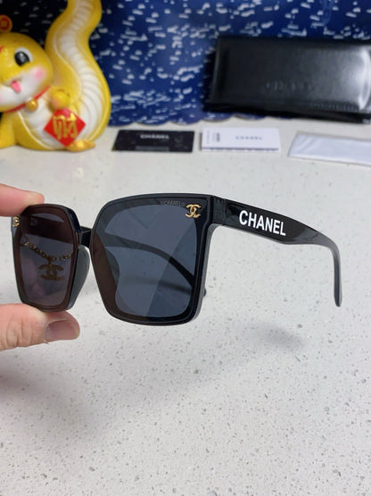 CHANEL SQUARE SUNGLASSES 641812 IN BLACK ACETATE GOLD CHAIN