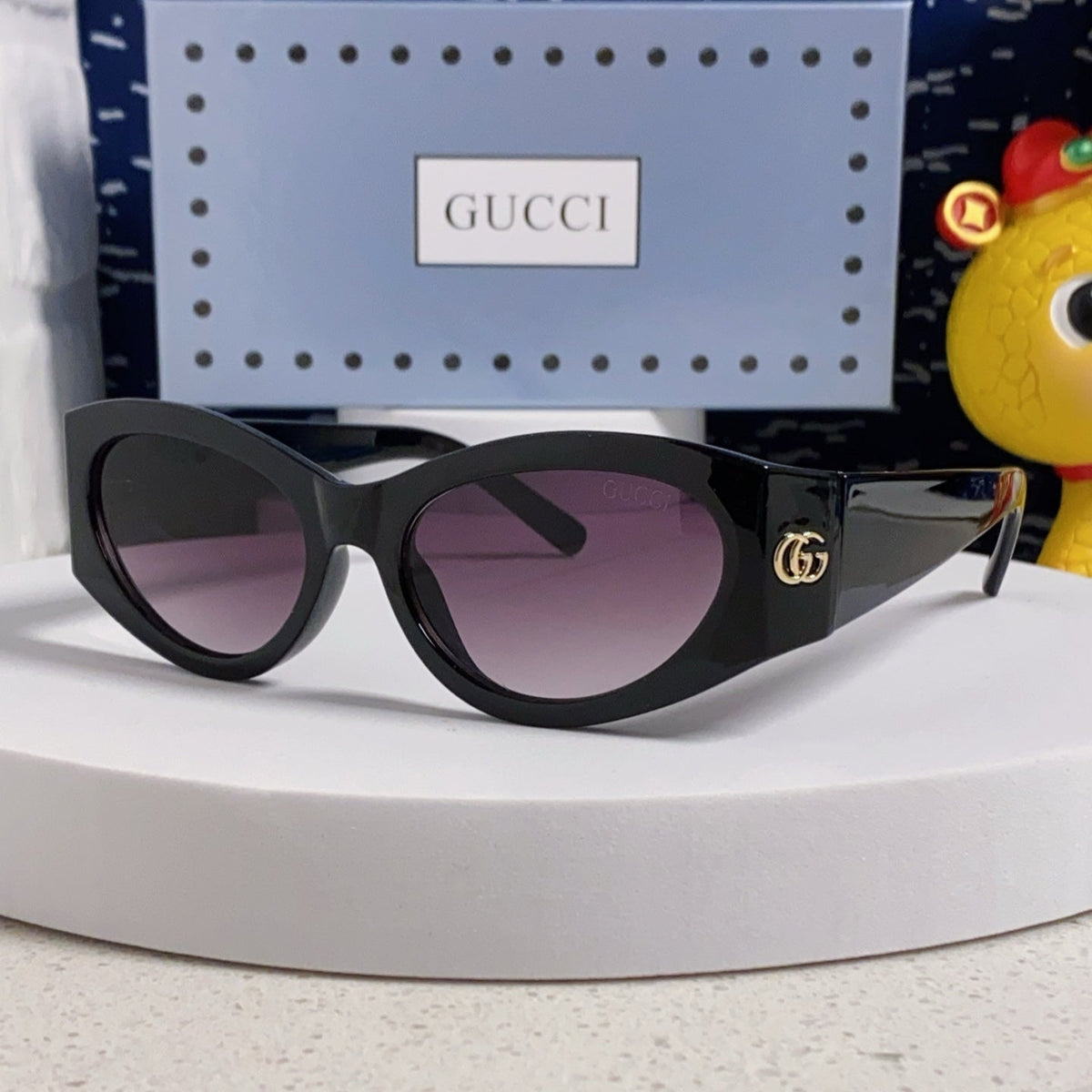 GUCCI CAT EYE FRAME SUNGLASSES 563336 IN ACETATE