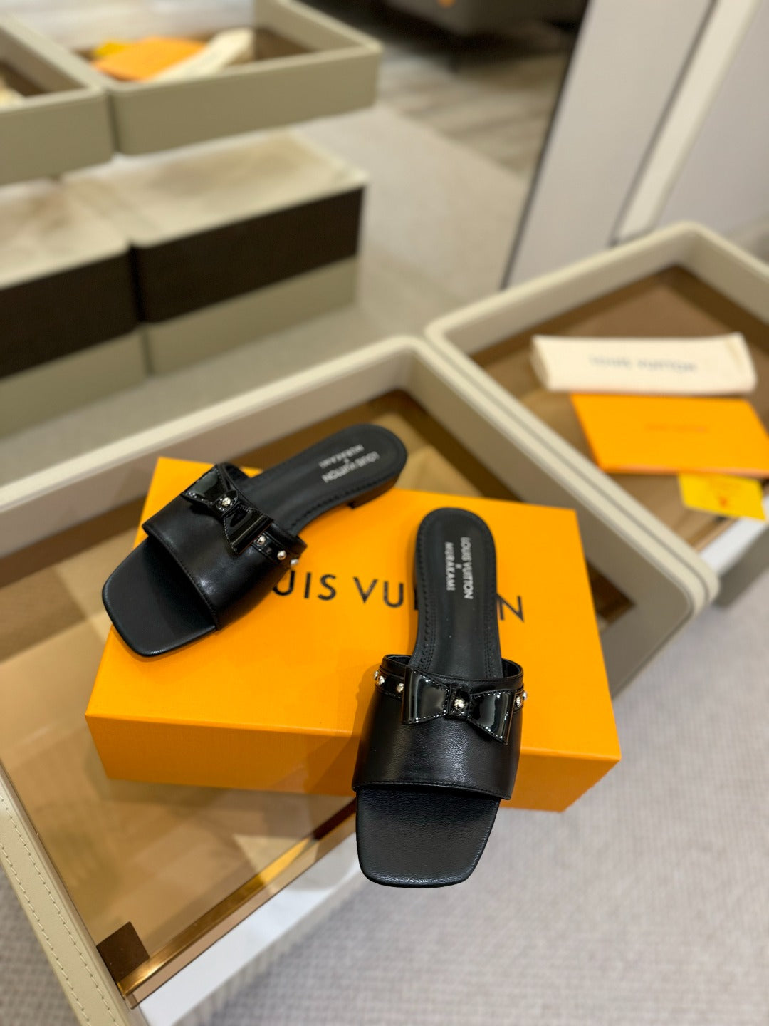 LOUIS VUITTON LV X TM 6AM FLAT MULE IN BLACK CALFSKIN