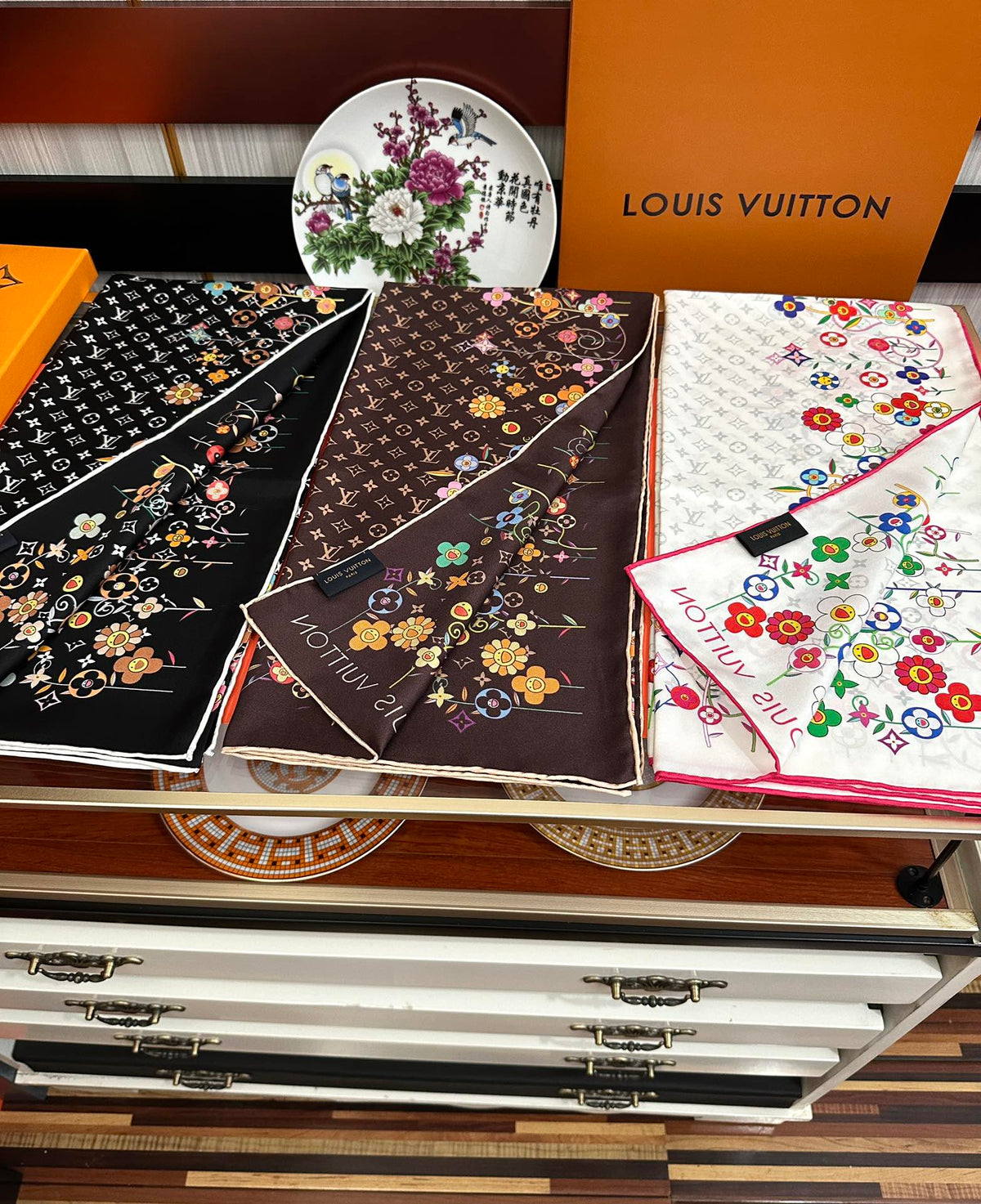 LOUIS VUITTON LV SCARF 90 CM IN SILK 730541