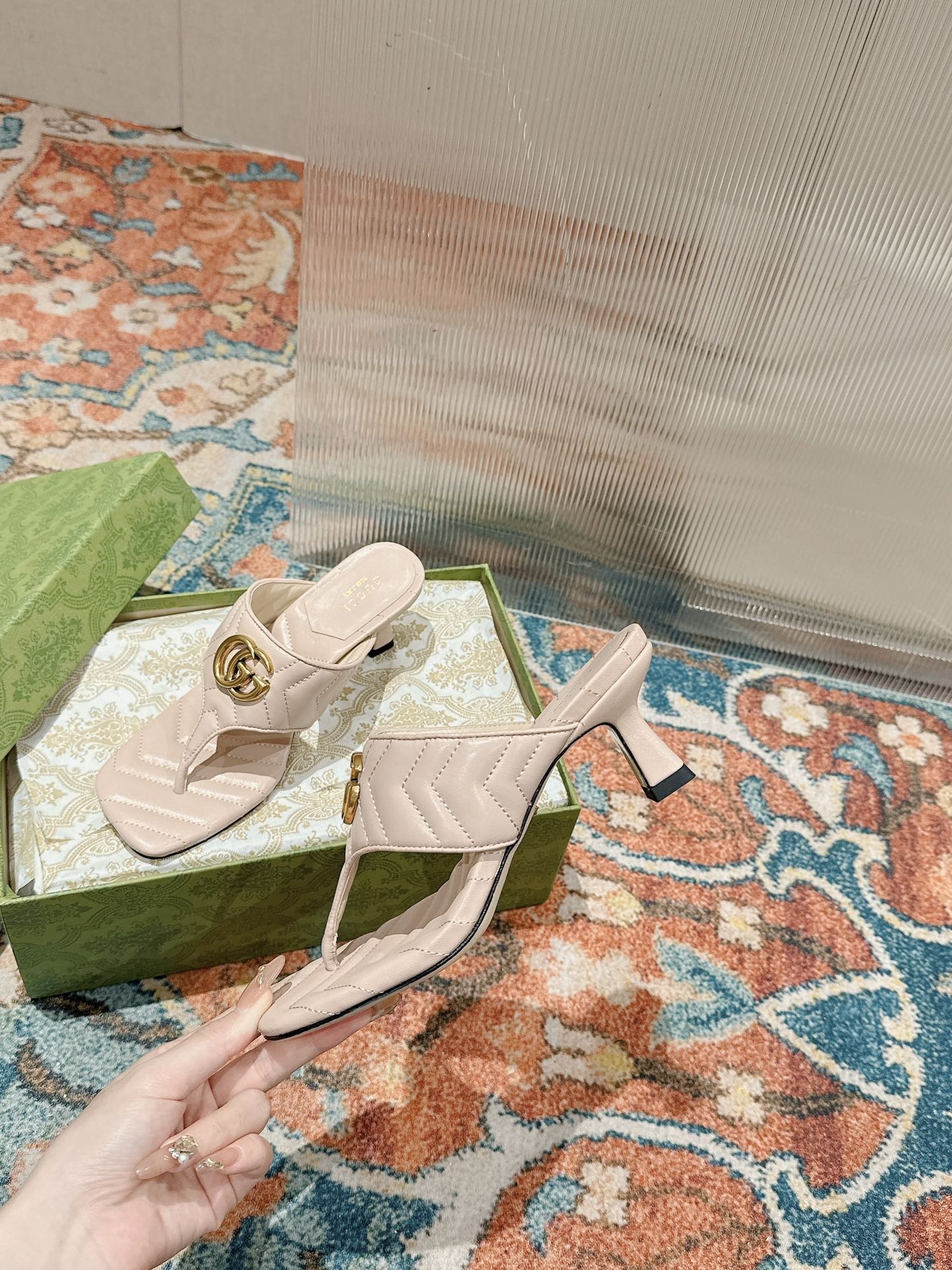 GUCCI HIGH THONG MULE 55MM IN BEIGE CREAM CALFSKIN WITH GOLD HARDWARE
