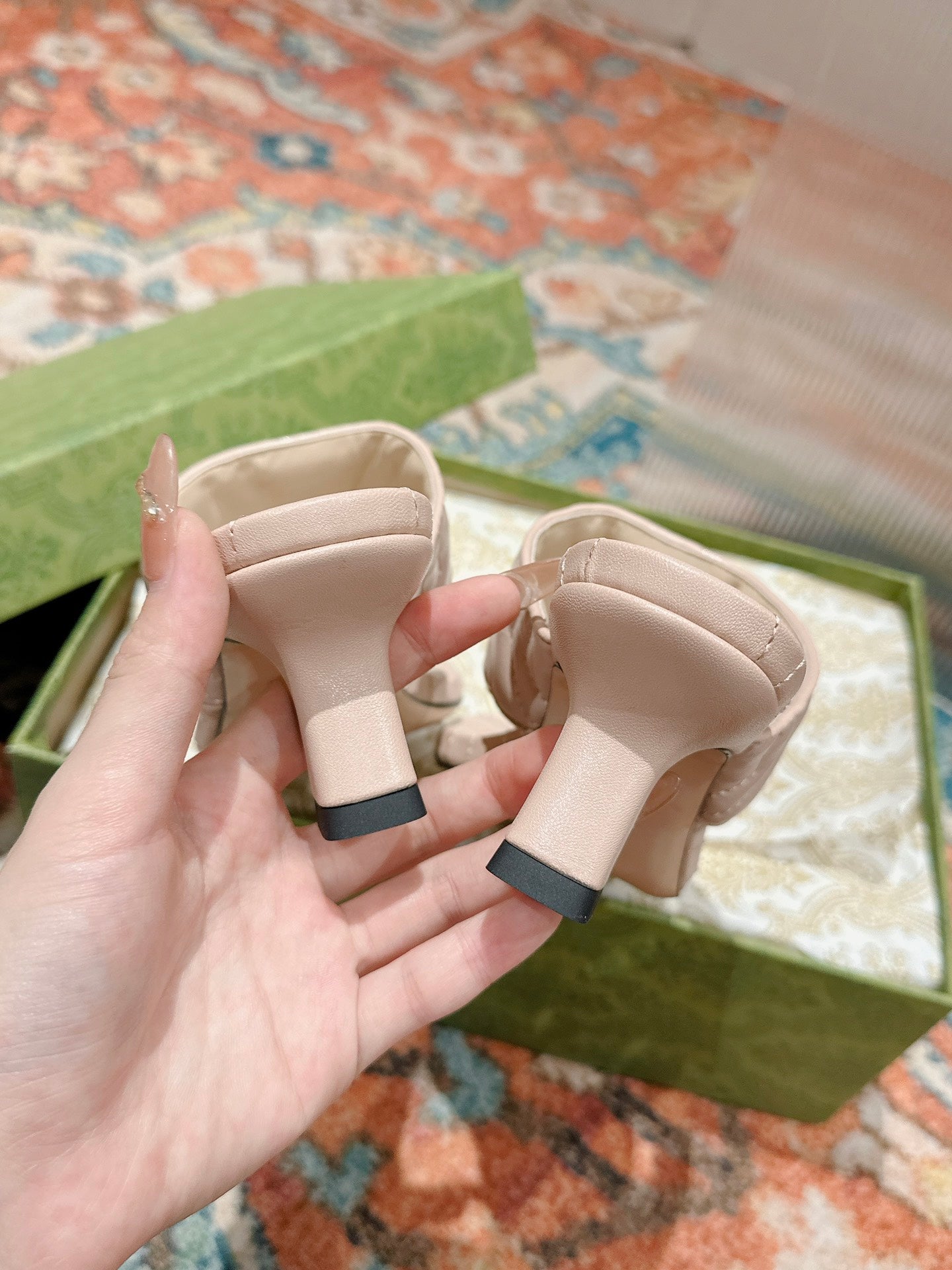 GUCCI HIGH THONG MULE 55MM IN BEIGE CREAM CALFSKIN WITH GOLD HARDWARE