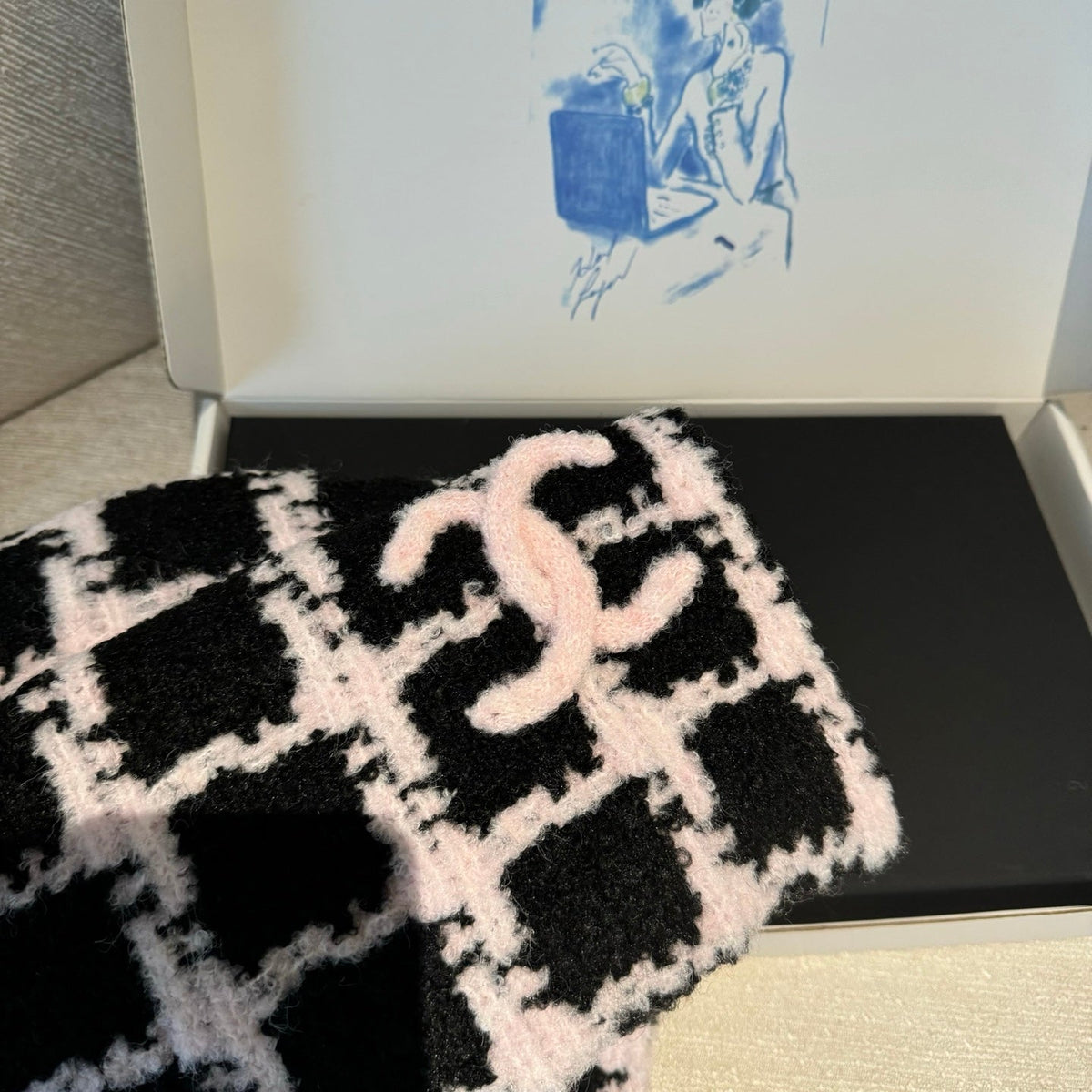 CHANEL 25S SCARF 180 IN WOOL 932137
