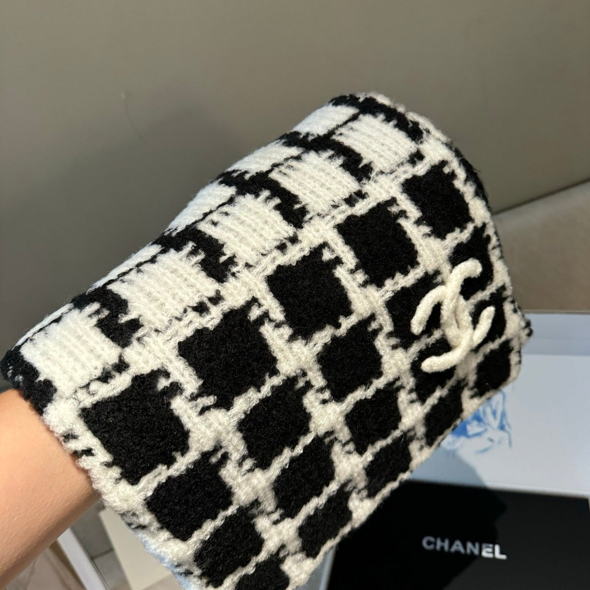 CHANEL 25S SCARF 180 IN WOOL 932136