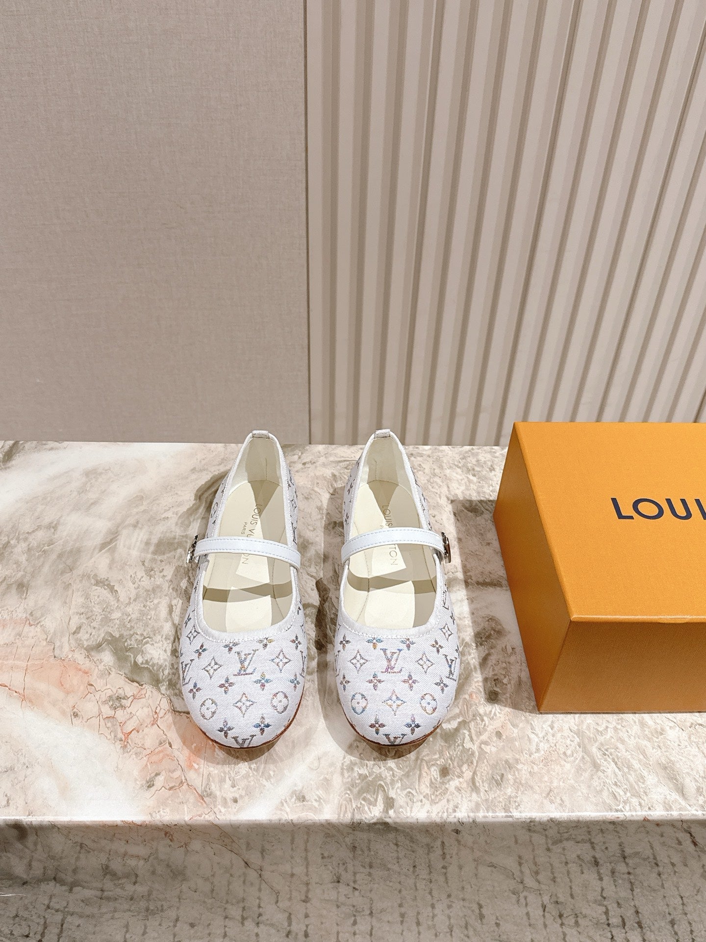 LOUIS VUITTON LV BALLET FLAT IN WHITE MONOGRAM CANVAS