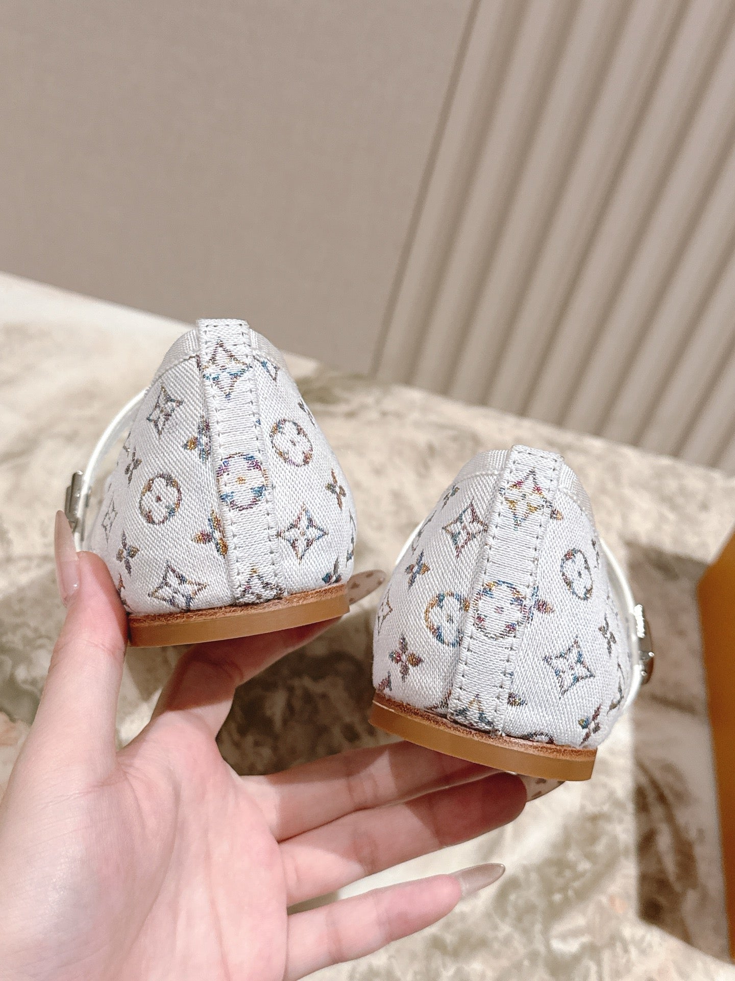 LOUIS VUITTON LV BALLET FLAT IN WHITE MONOGRAM CANVAS