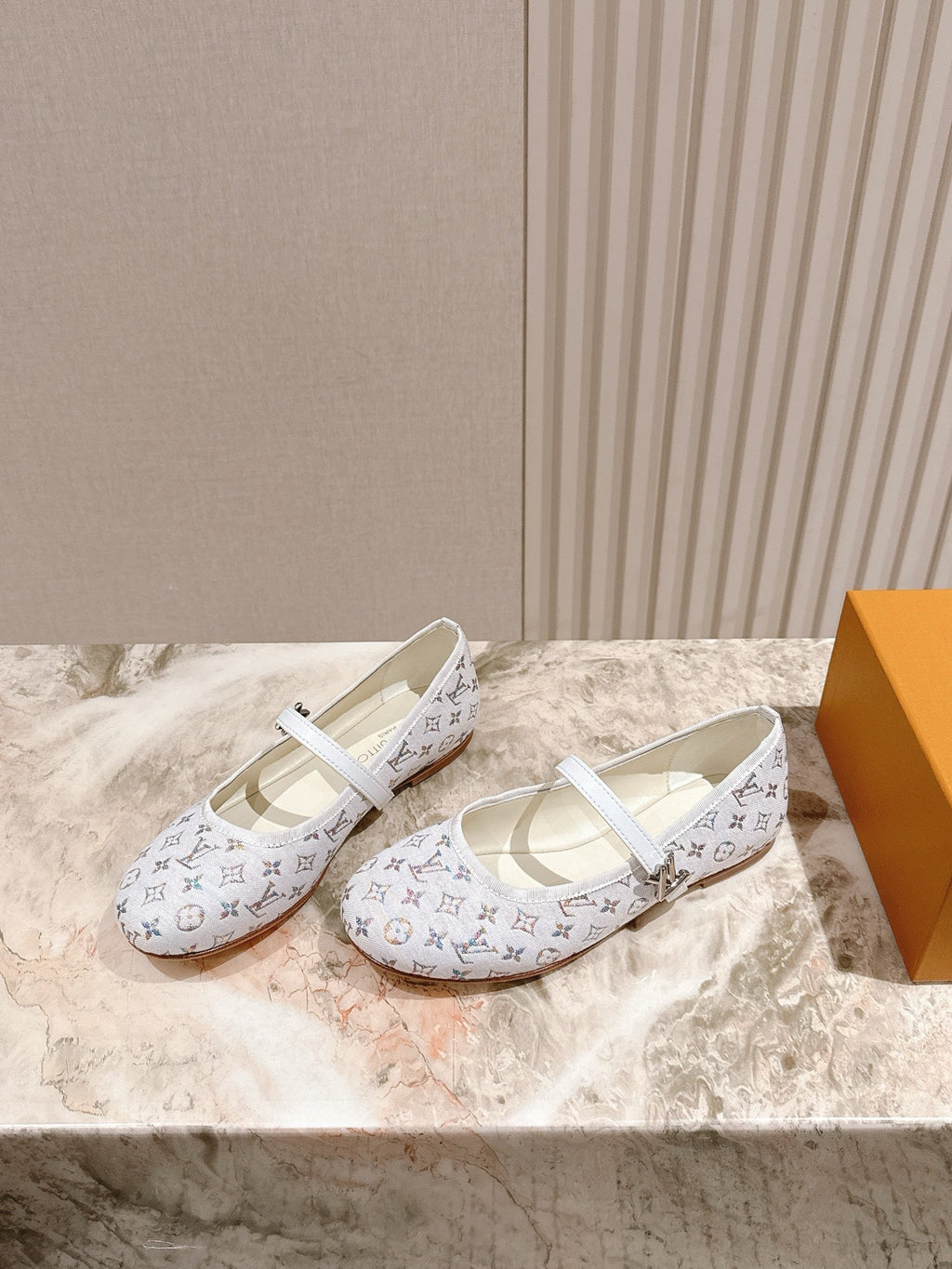 LOUIS VUITTON LV BALLET FLAT IN WHITE MONOGRAM CANVAS