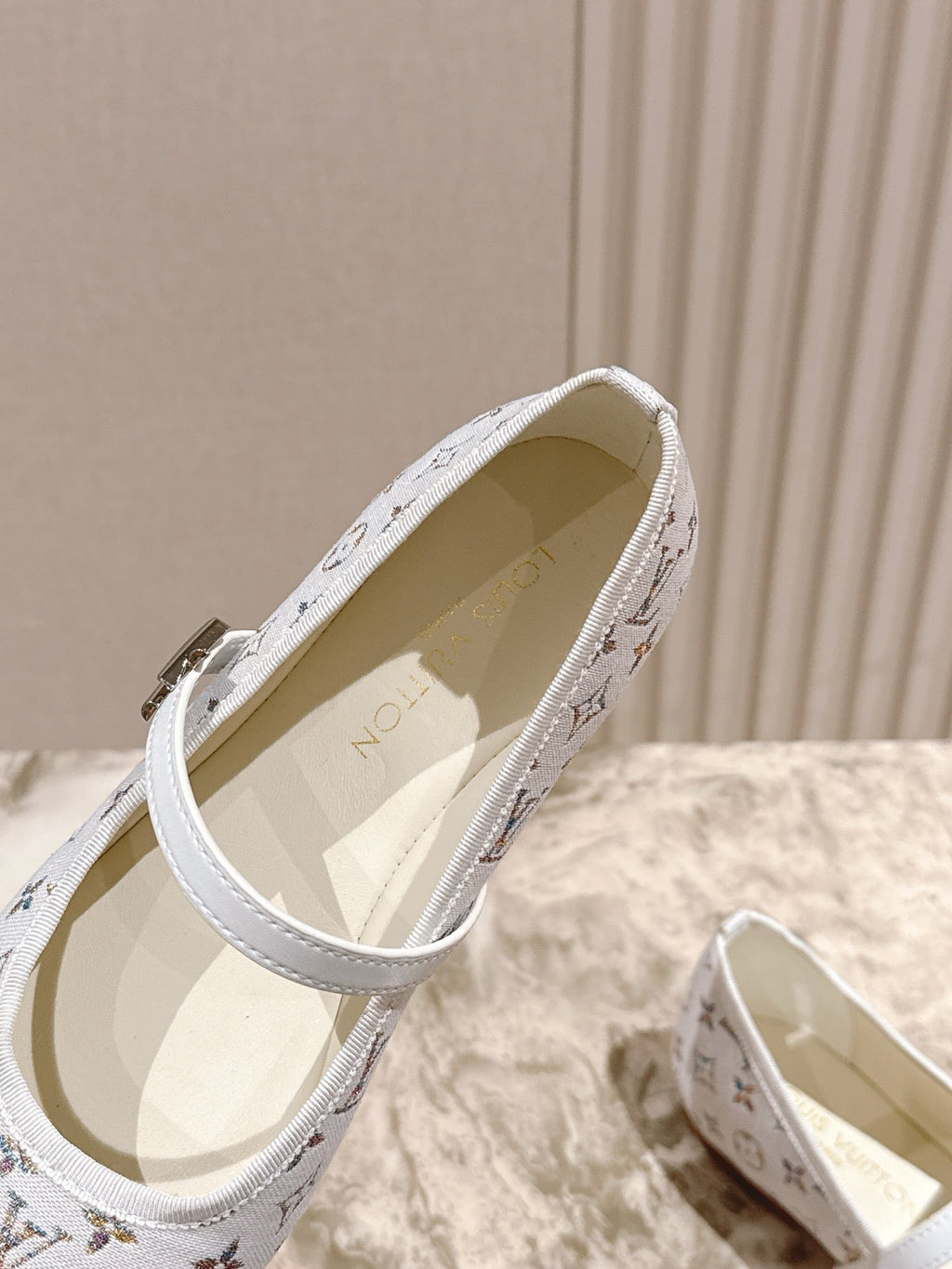LOUIS VUITTON LV BALLET FLAT IN WHITE MONOGRAM CANVAS