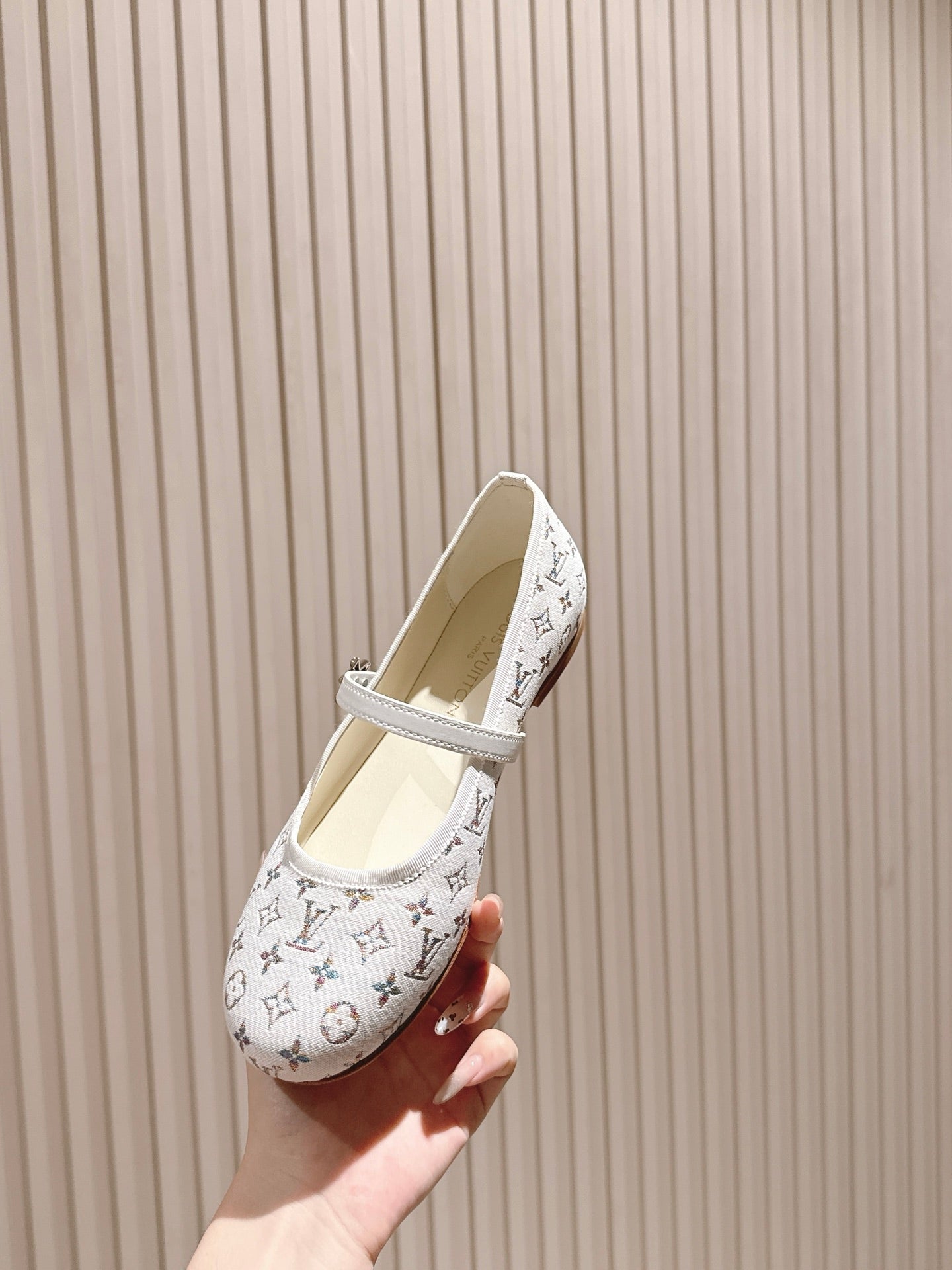 LOUIS VUITTON LV BALLET FLAT IN WHITE MONOGRAM CANVAS