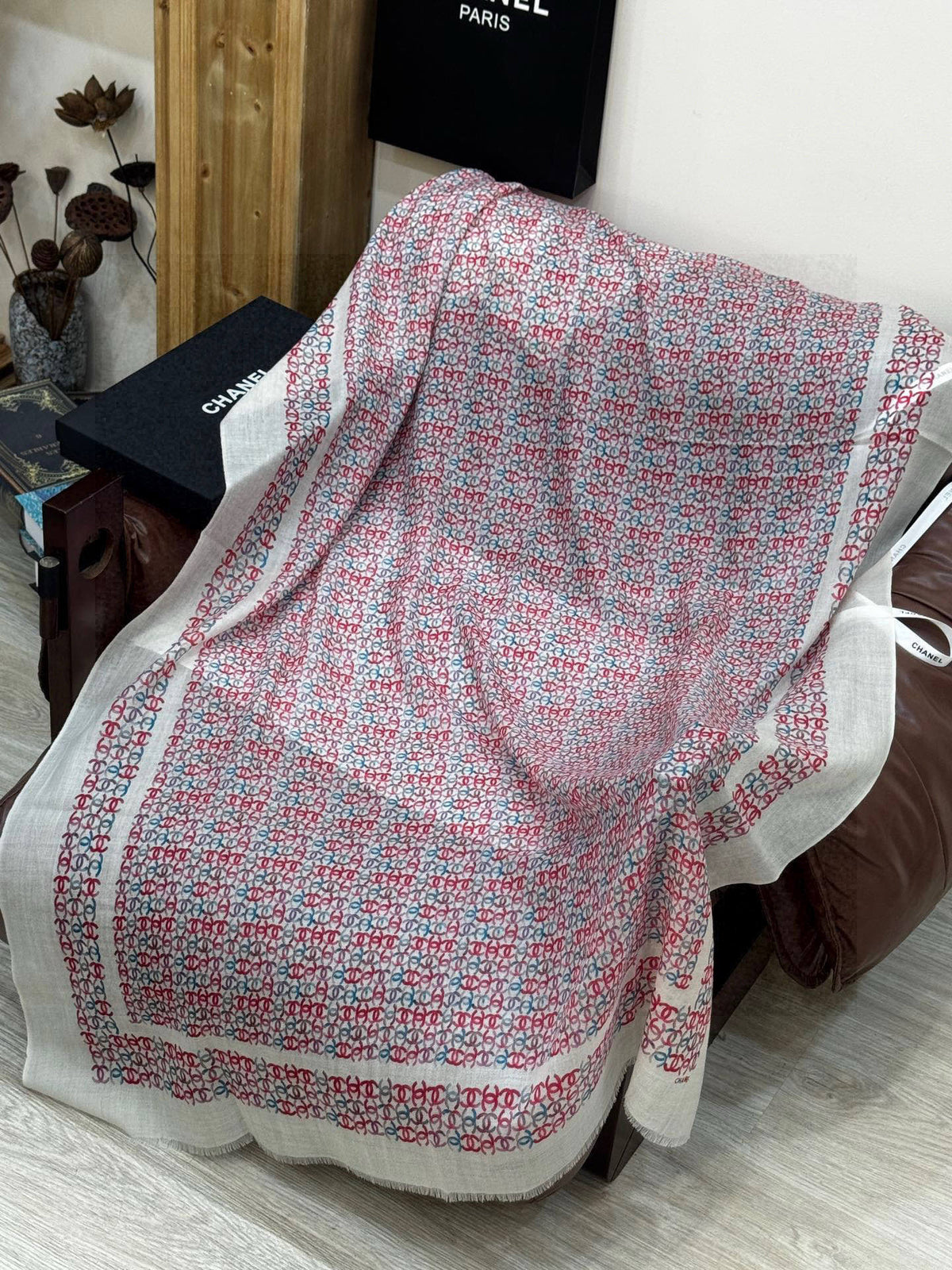 CHANEL 25S SCARF 200 IN CASHMERE 931463