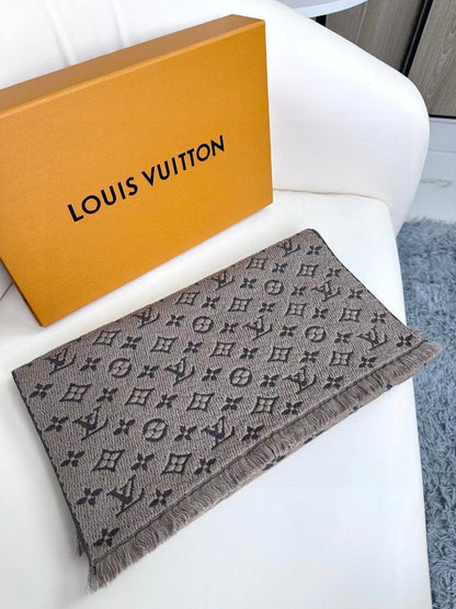 LOUIS VUITTON SCARF 180 CM IN KHAKI BROWN CLASSIC MONOGRAM CASHMERE 396440