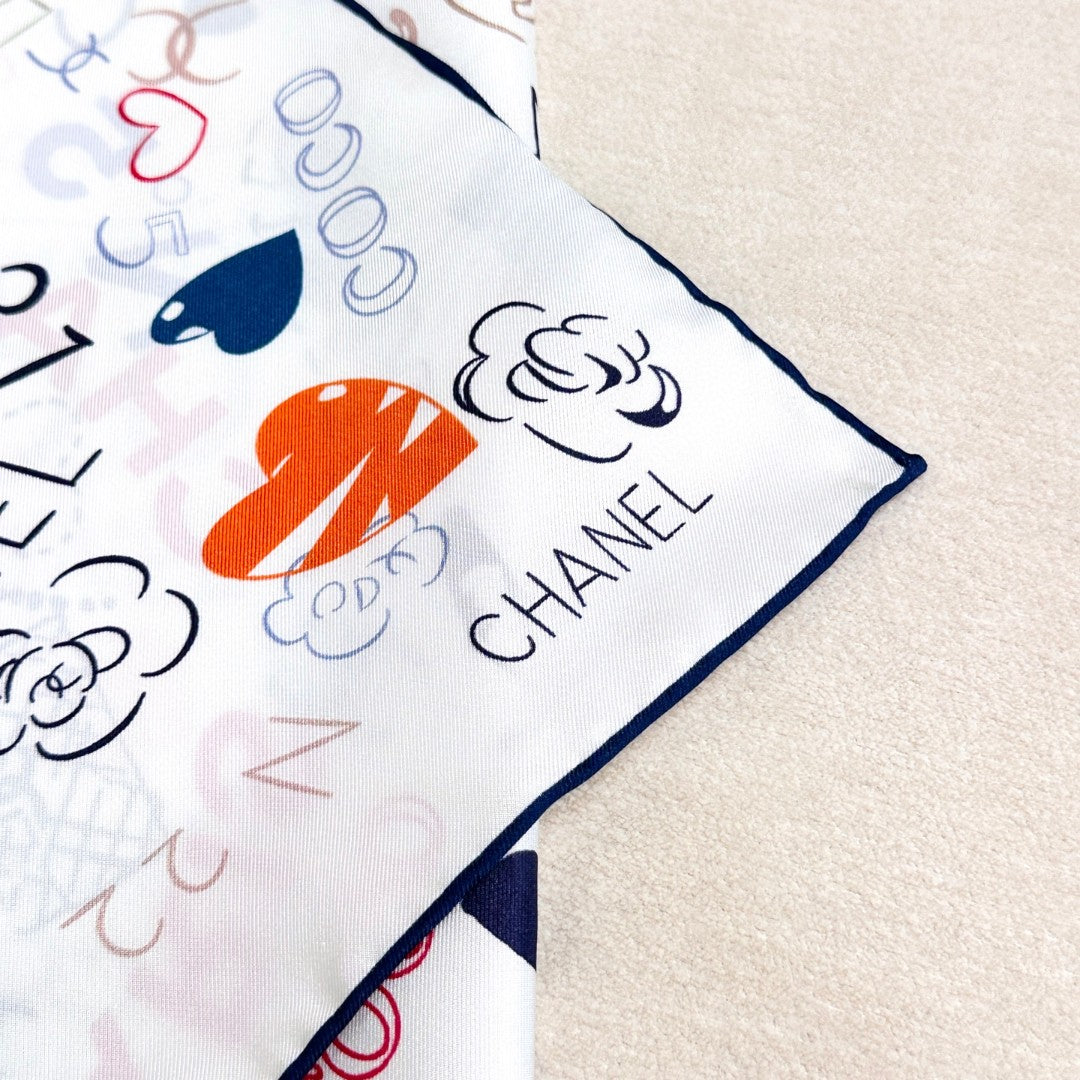 CHANEL 25S SCARF 90 IN SILK 730662