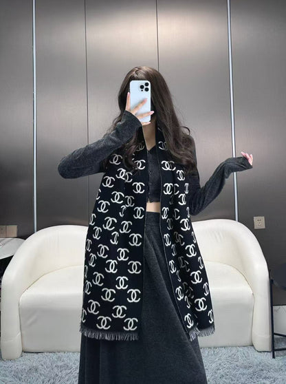 CHANEL 25S SCARF 180 IN CASHMERE WOOL 733942