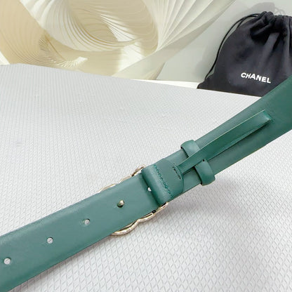 CHANEL 30MM BELT IN COOL GREEN SHINNY CALFSKIN WHITE LOGO