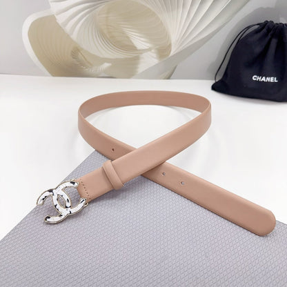 CHANEL 30MM BELT IN ALMOND BEIGE SHINNY CALFSKIN WHITE LOGO