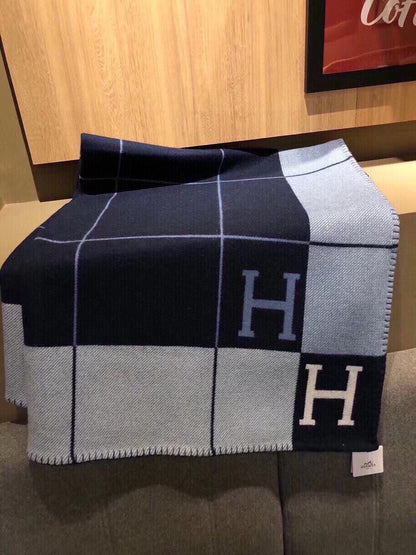 HERMES AVALON III THROW BLANKET 175 CM IN NAVY BLUE WOOL AND CASERE 351741