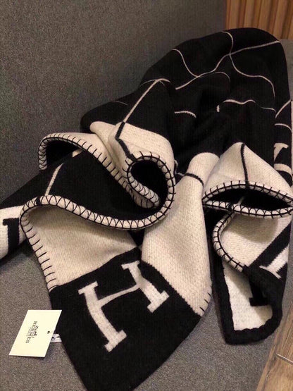 HERMES AVALON III THROW BLANKET 175 CM IN BLACK WOOL AND CASERE 351744