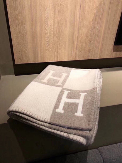 HERMES AVALON III THROW BLANKET 175 CM IN KHAKI BROWN WOOL AND CASERE 351745