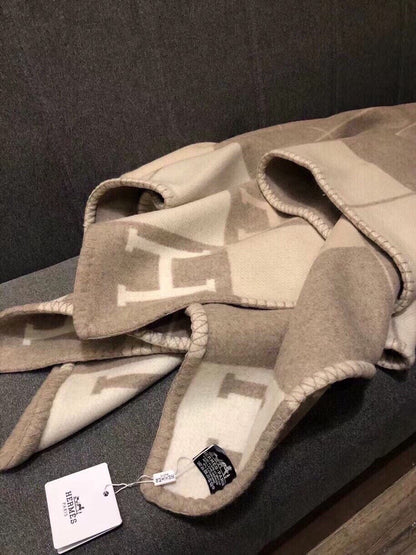HERMES AVALON III THROW BLANKET 175 CM IN KHAKI BROWN WOOL AND CASERE 351745