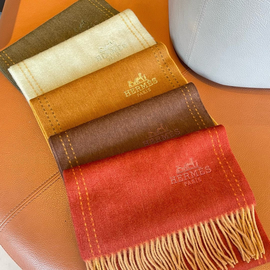 HERMES UNIE BRODEE GM MUFFLER IN SCARLET RED CASERE