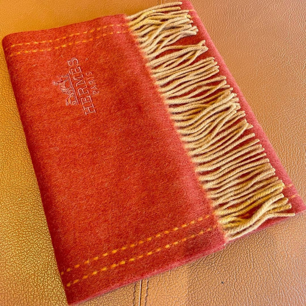 HERMES UNIE BRODEE GM MUFFLER IN SCARLET RED CASERE