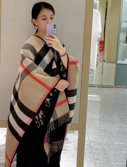BURBERRY EQUESTRIAN KNIGHT WOOL CAPE 140 CM BEIGE MIX BLACK 403739
