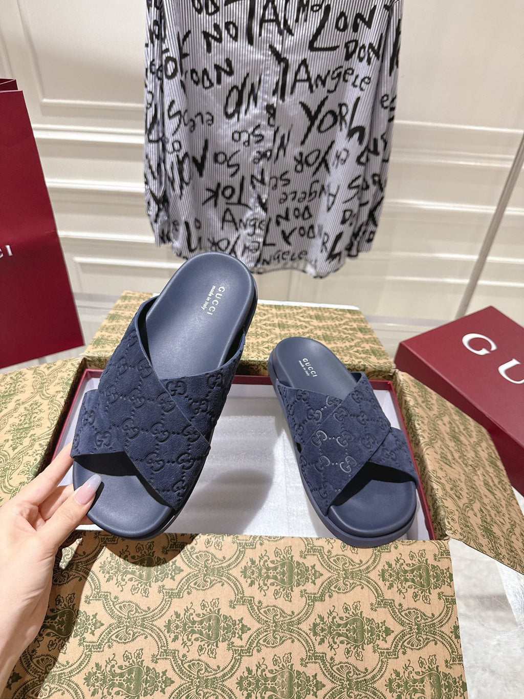 GUCCI SLIDES IN NAVY BLUE SUEDE WITH EMBOSSED LOGO STYLE 10