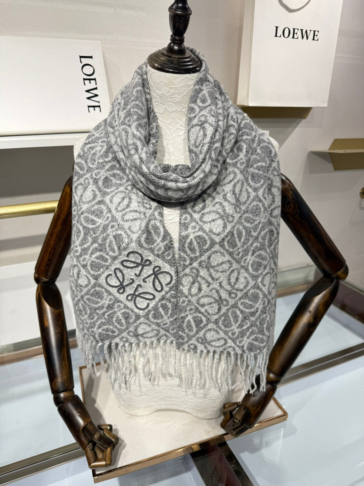 LOEWE 25S SCARF 180 IN CASHMERE WOOL 706574