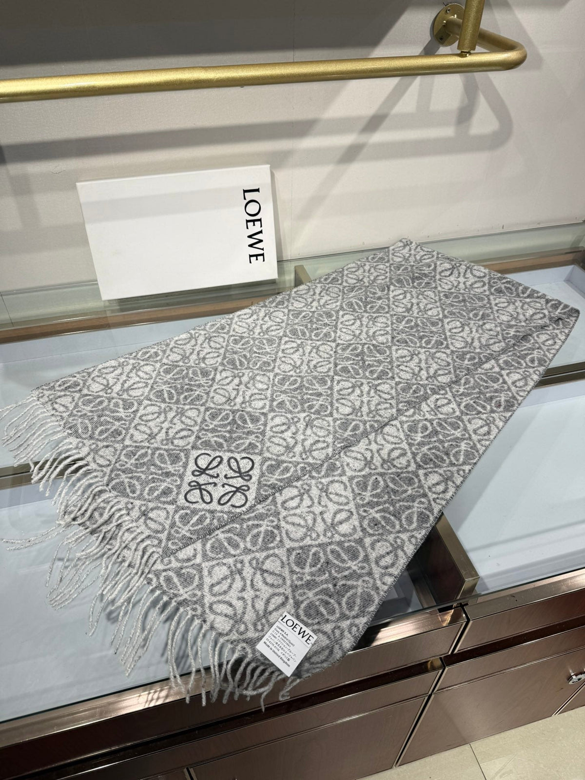 LOEWE 25S SCARF 180 IN CASHMERE WOOL 706574