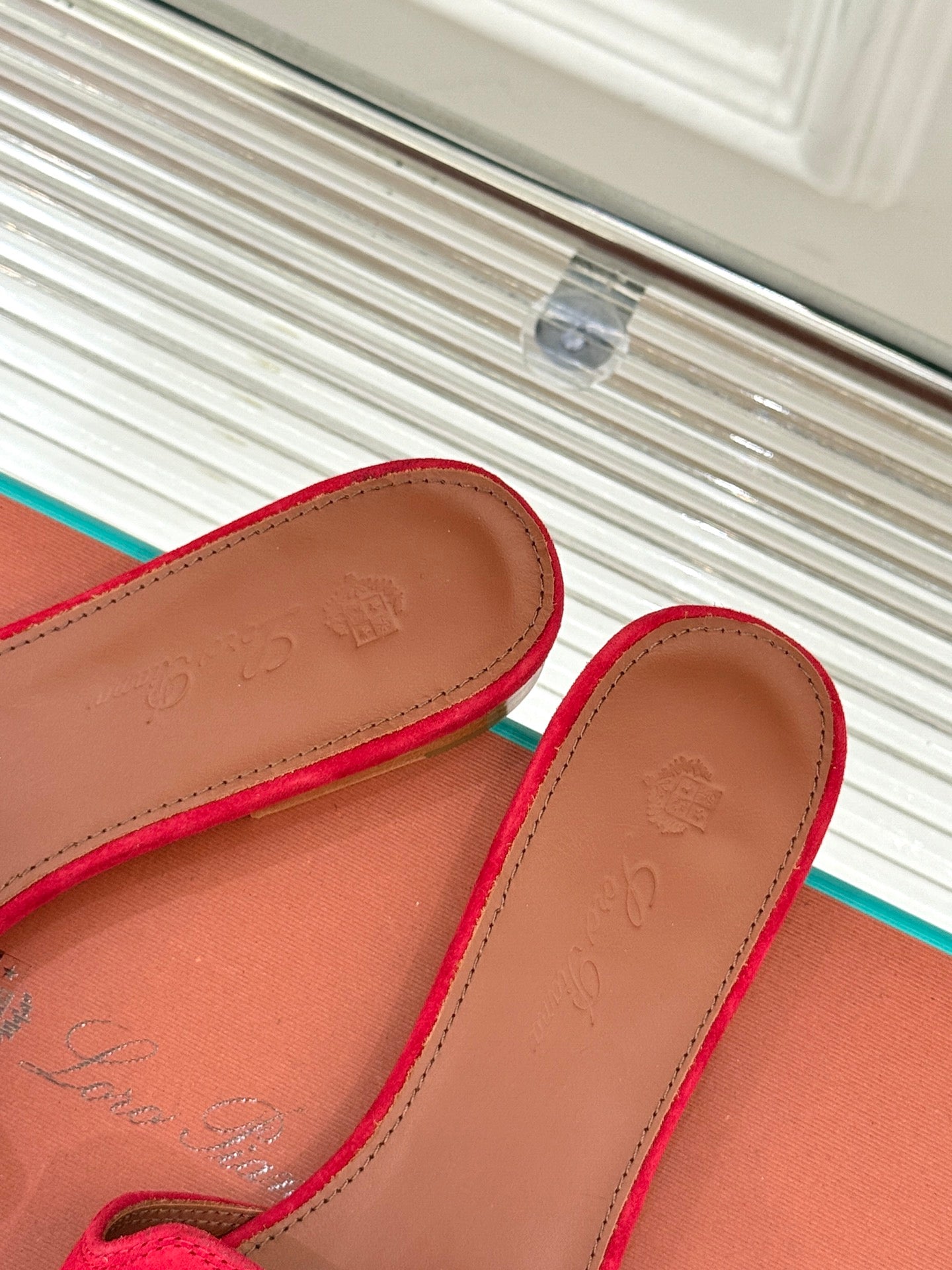 FLAT SANDALS IN RED SUEDE AND LAMBSKIN