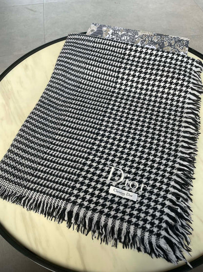 DIOR HOUNDSTOOTH SCARF 200 CM IN BLACK MIX WHITE WOOL 399969